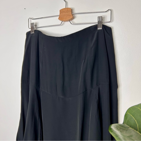 Madewell Circle Midi Skirt in Crêpe de Chine - Picture 5 of 11